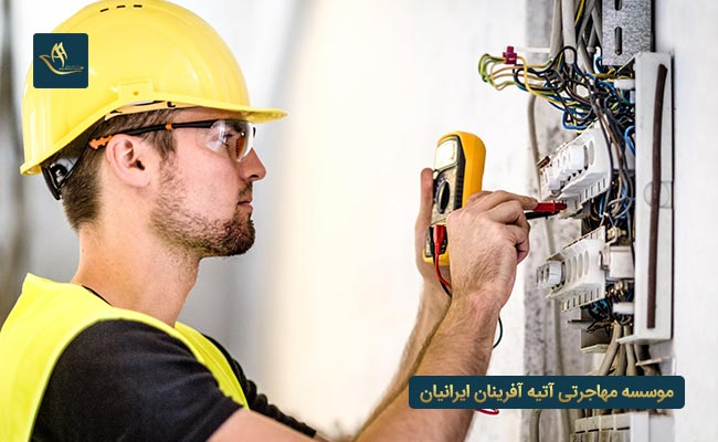 مهارت های لازم جهت شغل مهندسی برق در انگلیس