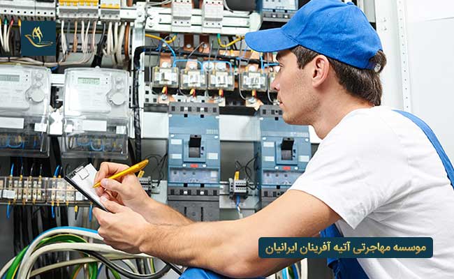مشاغل مرتبط با مدارک مهندسی برق در لهستان
